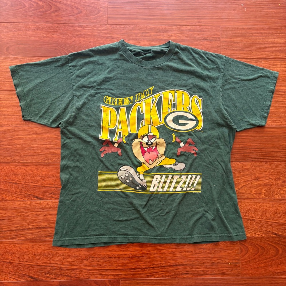 Vintage 1996 Green Bay Packers Looney Tunes Taz Blitz Graphic T-Shirt Green NFL